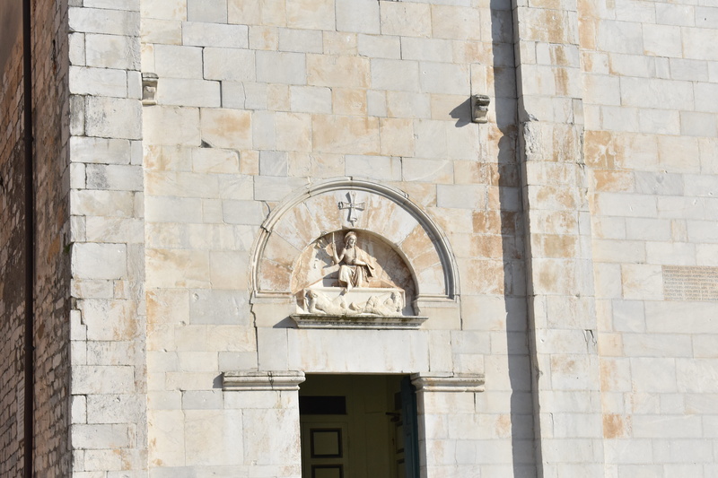 no people, church, big city, outdoors, the past, art and craft, 5K, built structure, window, pietrasanta, travel, wall - building feature, day, low angle view