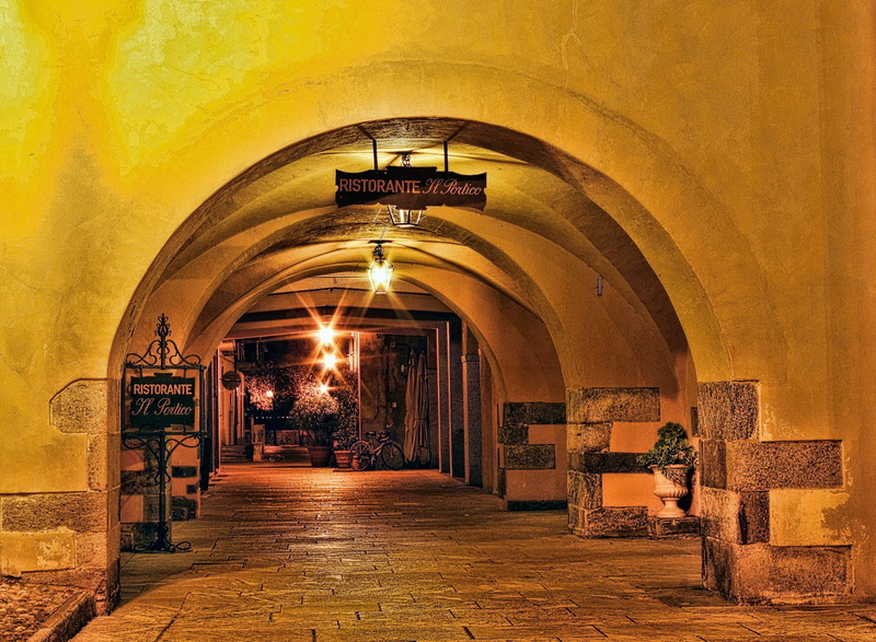 lighting equipment, 2K, indoors, Architecture, ceiling, ornate, no people, arcade, direction, Night, corridor, arched, arch, illuminated, Porch, Cannobio