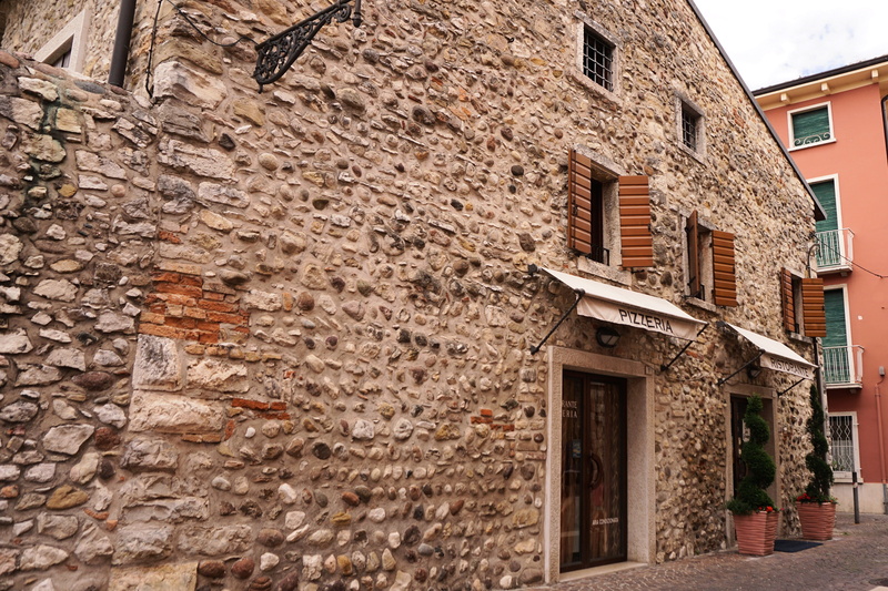 old, door, town, pizzeria, history, brick wall, roof tile, gastronomy, no people, facade, restaurant, residential district, mediterranean, house, bardolino