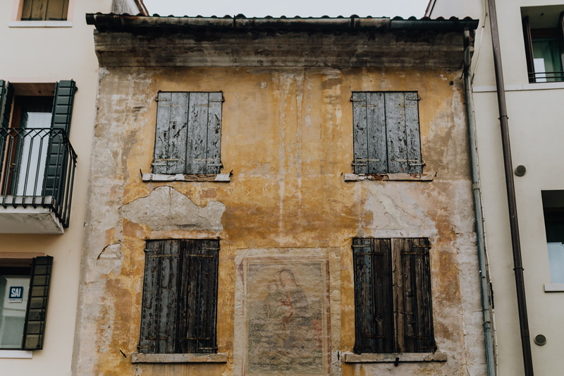 building, closed, entrance, house, castelfranco veneto, glass - material, outdoors, day, Italy, may, built structure, door, history, castelfranco, weathered