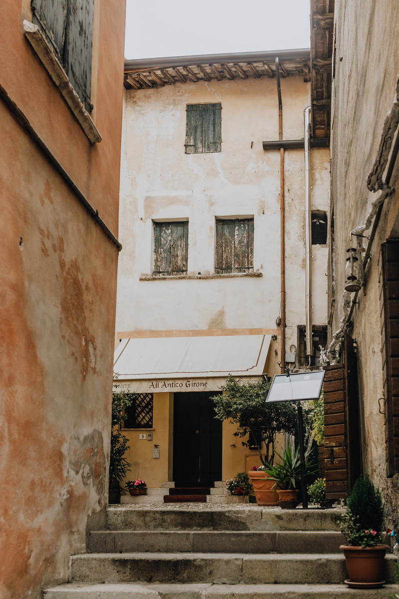 old, 4K, day, facade, no people, window, veneto, spring, entrance, castelfranco veneto, alley, nature, castelfranco, door, low angle view, buildings, built structure