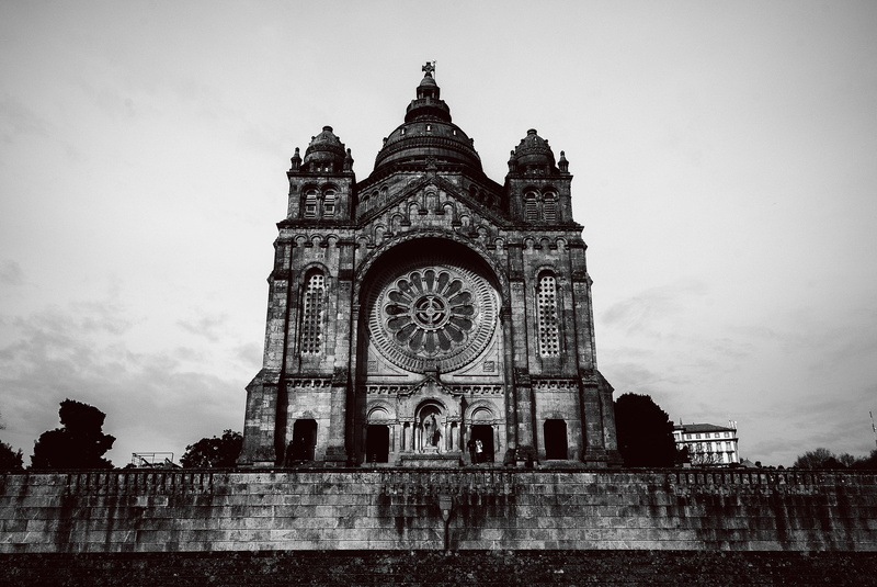 black and white, monastery, tower, outdoors, santa luzia, tourism, the past, 2K, no people, sky, day, building, travel destinations, built structure, history