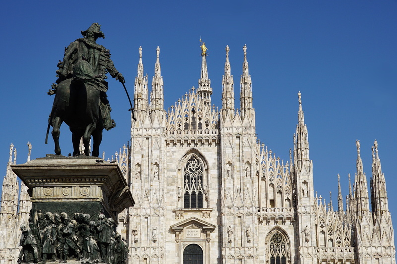 statue, bronze, building, building exterior, spires, the past, ornate, travel, no people, gothic language, middle ages, tourist attraction, steeple, milan
