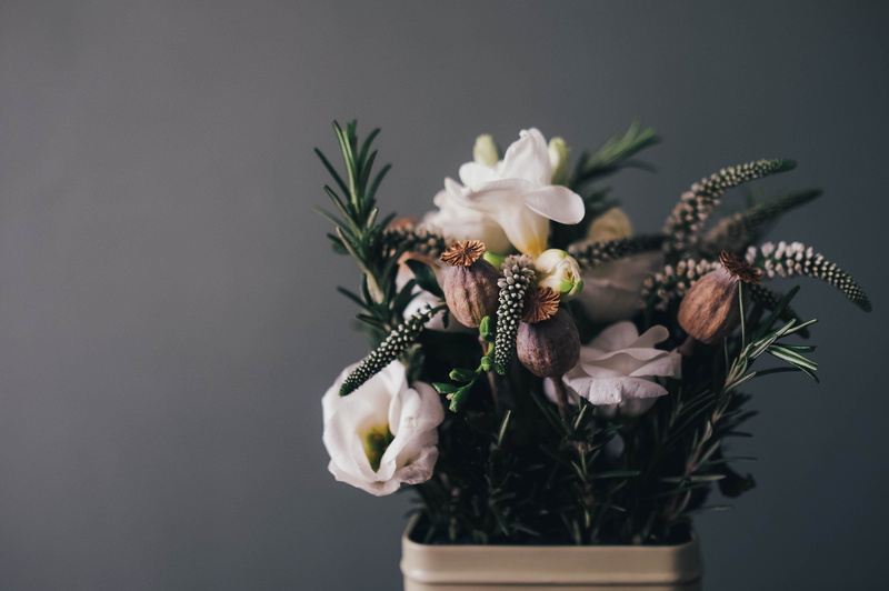 floral, flowers, plant, flower arrangement, vulnerability, no people, bloom, photography, studio shot, deco, fragility, petal, gray, bouquet, flower, flowerpot