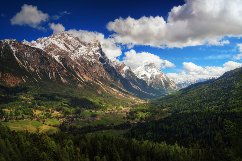a mountain range in Italy, 1080P, The Dolomites, a mountain range in the Eastern Alps