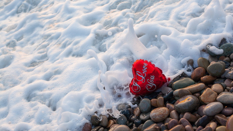 beauty in nature, celebration, red, rocks, powder snow, nature, 2K, christmas, winter, no people, ice, sea, day, cold temperature, frozen, white color