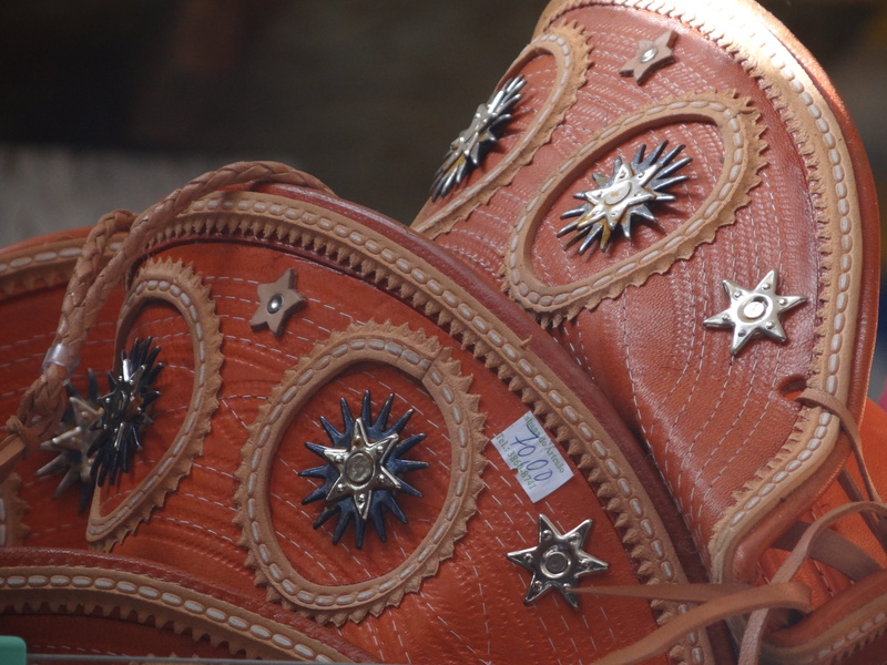 architecture, day, Northeastern, Leather, floral pattern, 4K, focus on foreground, close-up, animal representation, history, the past, hat leather, indoors
