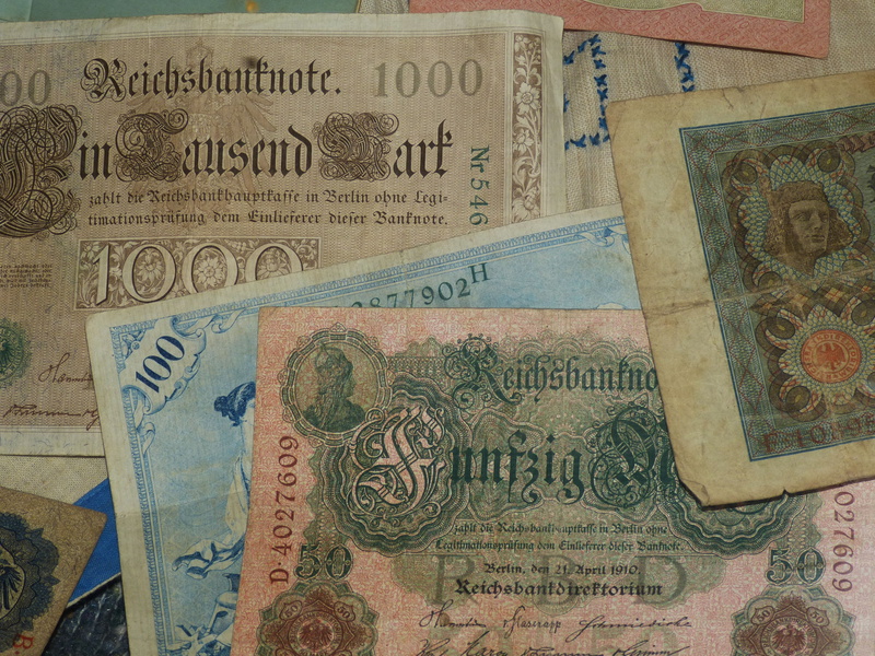 indoors, germany, paper, concepts And Ideas, Bills, pay, still life, financial crisis, human representation, 4K, inflation, historically, close-up, business