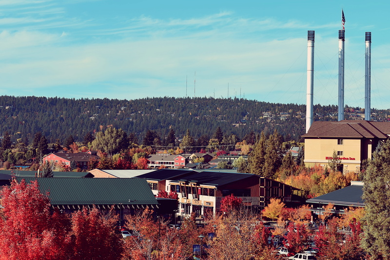 day, change, blue, clouds, city, mountain, united states, town, buildings, communication, bend, no people, oldmill, sky, oregon, built structure, fall
