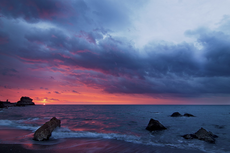 clouds, cloudscape, quinoal, cloud - sky, seascape, dramatic sky, playa, body, solid, rock, water, beauty in nature, roca, sunrise, horizon over water