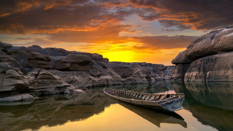 eroded, rock - object, tranquility, sky, sam pan bok, water, waterfront, cloud - sky, reflection, rock, solid, moored, calm, nature, evening, mae khong river