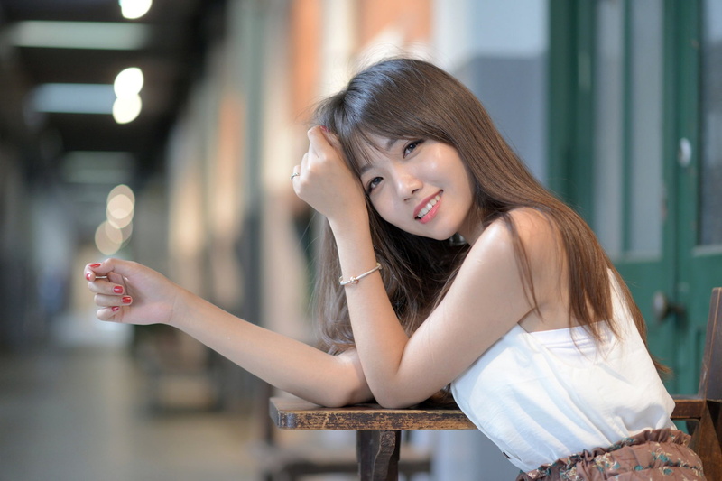 black hair, portrait, painted nails, adult, looking at viewer, teenager, beauty, hair, brown hair, one person, hands on head, Asian, 1080P, women, white tops