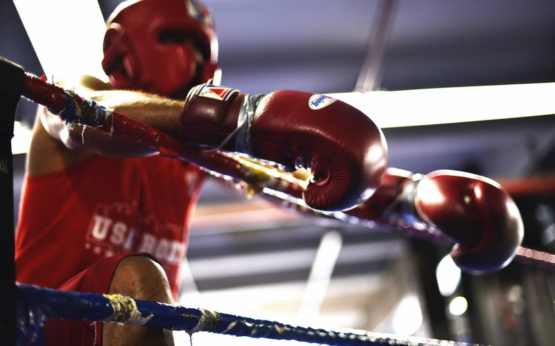mode of transportation, safety, security, sprot, protection, selective focus, occupation, day, 1080P, metal, Boxing, close-up, holding, one person, real people