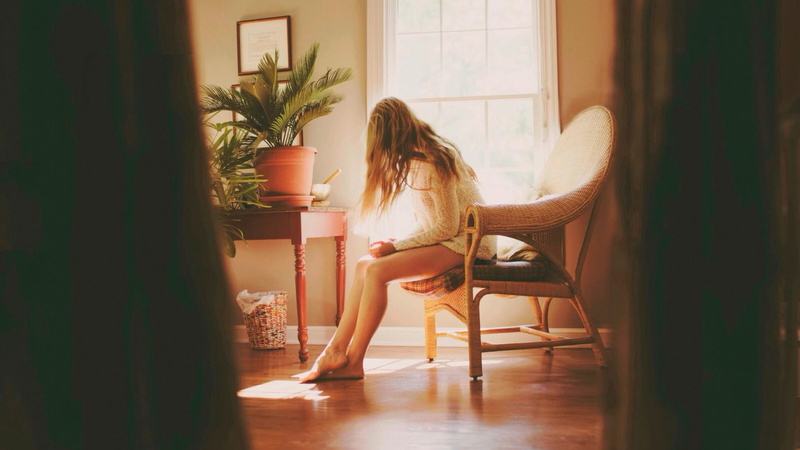 1080P, non-mainstream, back, alone, girl, shirt, mainstream, room, non, enjoy alone, sleeve, brown, sweat, s, women, enjoy, long
