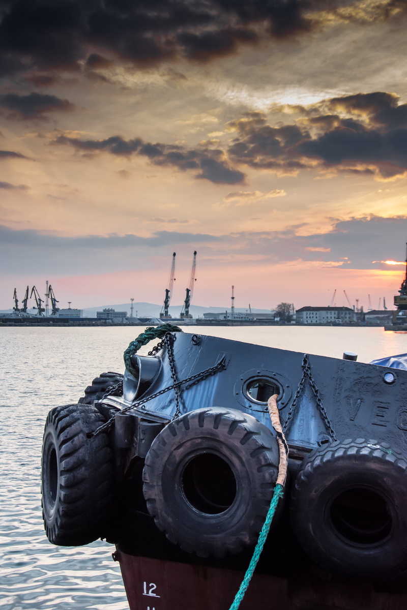 pull, metal, technology, wheel, tug, tow, freight, ship, sea, boat, ships, sunset, outdoors, tug boat, 5K, maritime, industry, industrial, harbor, commercial