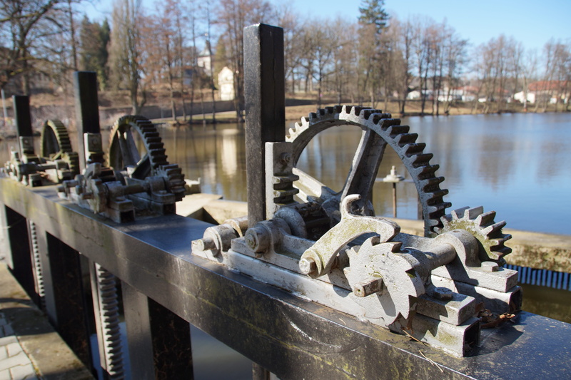 bridge, connection, sunlight, outdoors, mechanism, regulation, round, metal, nature, industry, wheel, built structure, no people, floodgate, the pond, gear