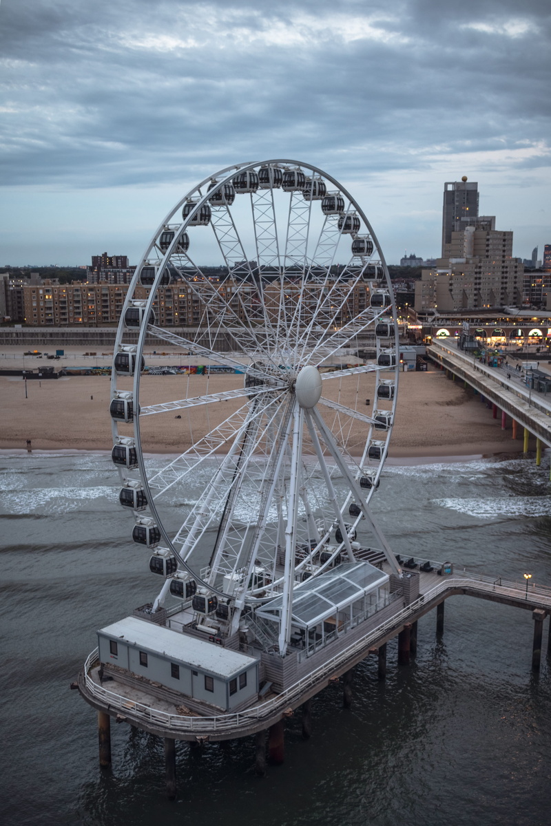 ferris wheel, amusement park ride, ocean, nautical vessel, scheveningen, nature, river, beach, amusement park, lights, sky, outdoors, evening, 5K, netherlands