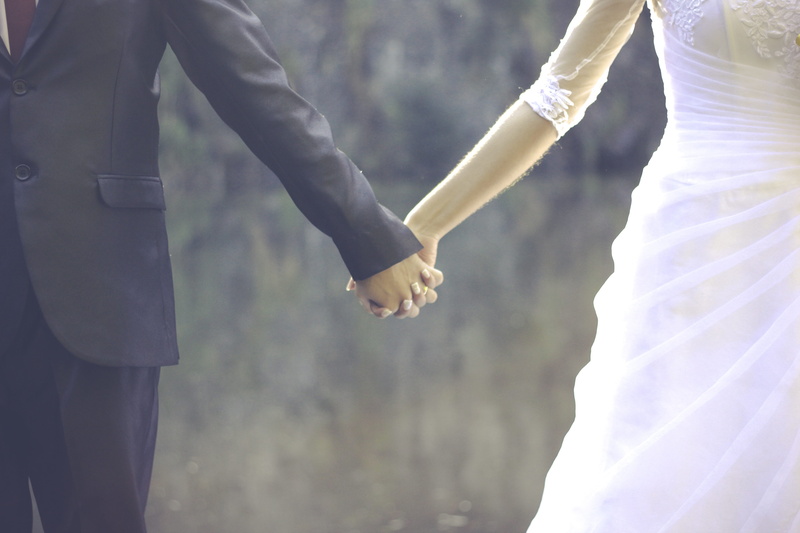 wedding rehearsal, daytime, rings, 5K, blessing, casal, bride, bonding, wife, heterosexual couple, men, human body part, focus on foreground, positive emotion