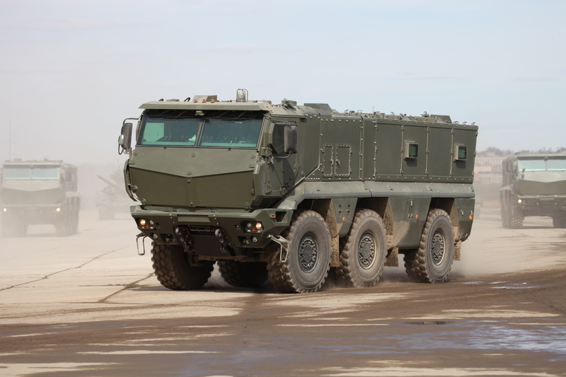 battle, semi-truck, rehearsal, KAMAZ, business, green, day, tank, transportation, parade, no people, sky, land vehicle, victory, street, freight transportation
