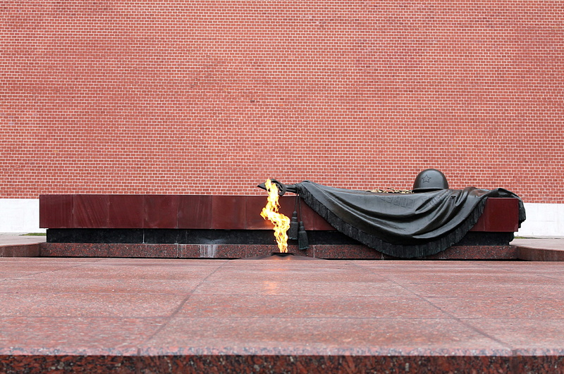 architecture, may 9, art and craft, day, building exterior, the capital of russia, human representation, 4K, outdoors, wall, statue, wall - building feature