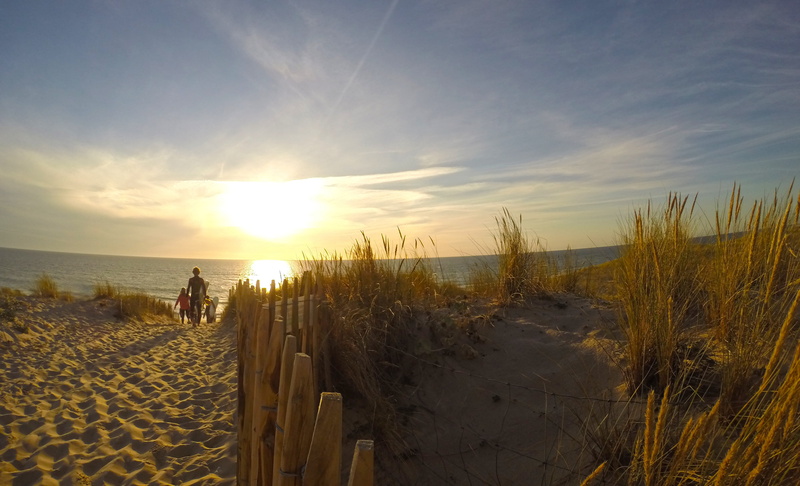 gras, scenics - nature, real people, carcans, frankreich, leisure activity, nature, beach, land, people, one person, sunlight, sand, sundown, summer, surf
