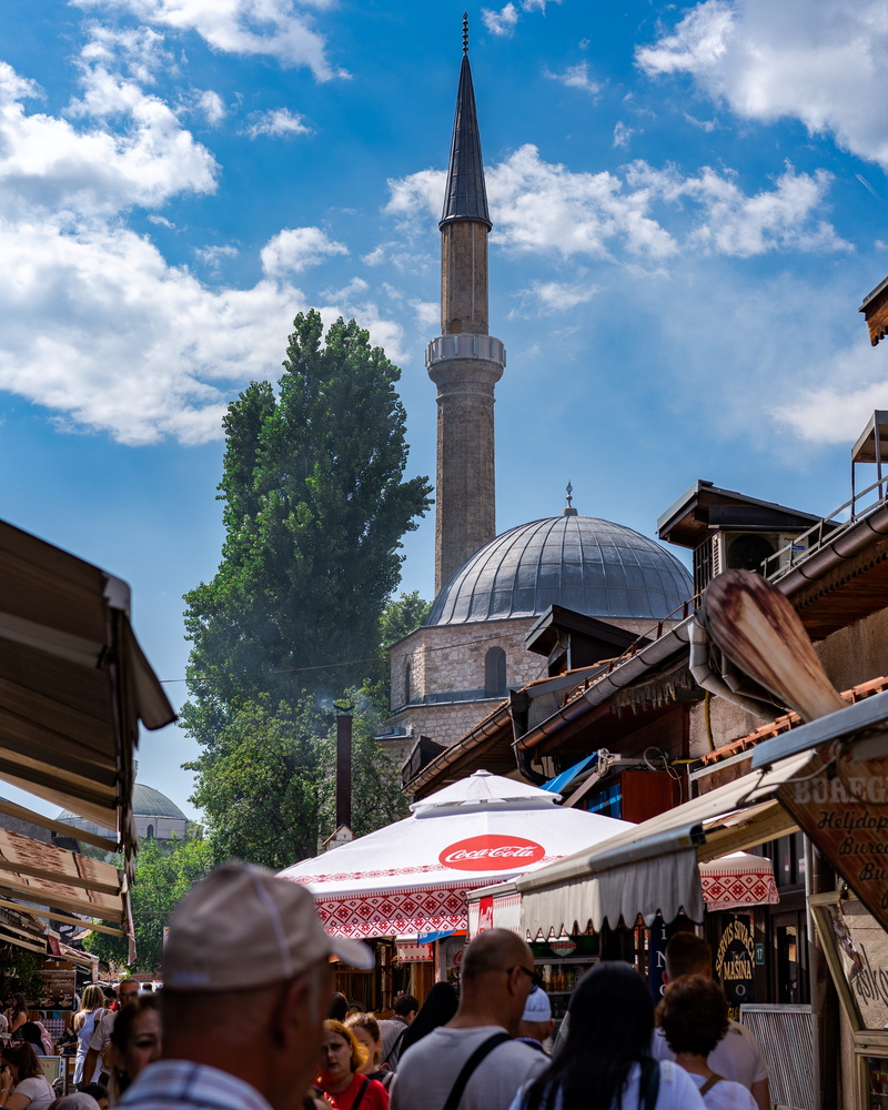 adult, building exterior, tower, 4K, crowd, busy, real people, brown, stores, built structure, street, building, religion, bosnium, tall - high, mosque