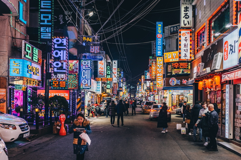 non-western script, large group of people, walking, pavement, metropolis, path, tarmac, city life, pedestrian, urban, built structure, city, building exterior