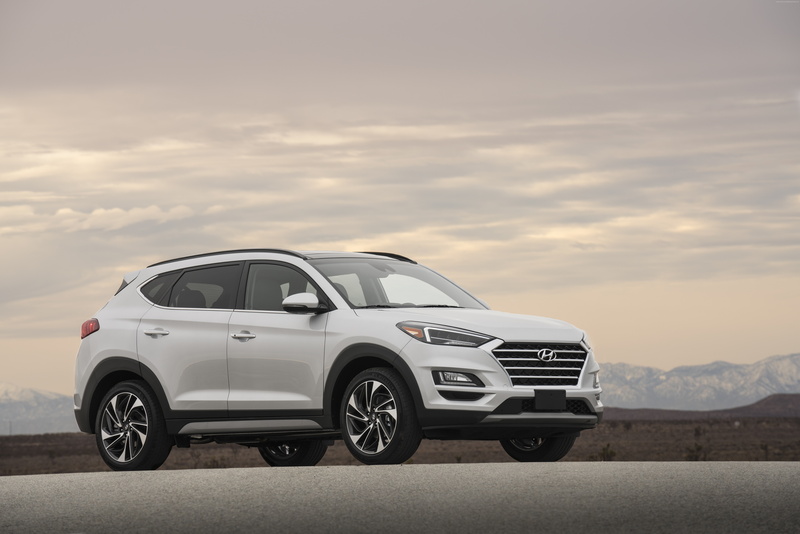 motion, SUV, nature, outdoors, car, parking, mode of transportation, motor vehicle, 8K, 2019 Cars, city, sky, road trip, no people, 8K, transportation