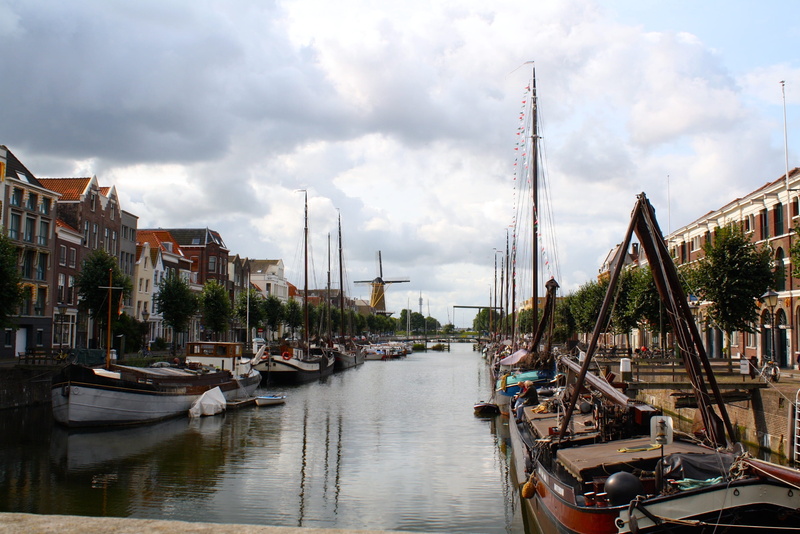 wooden post, water, fishing boat, architecture, built structure, mode of transportation, sailboat, river, boat, 2K, channel, nautical vessel, marina, outdoors