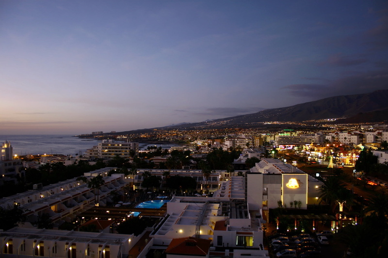 concrete, 1080P, travel, sea, sky, building Exterior, residential district, building, dusk, street Light, built Structure, mountain, high angle view, buildings