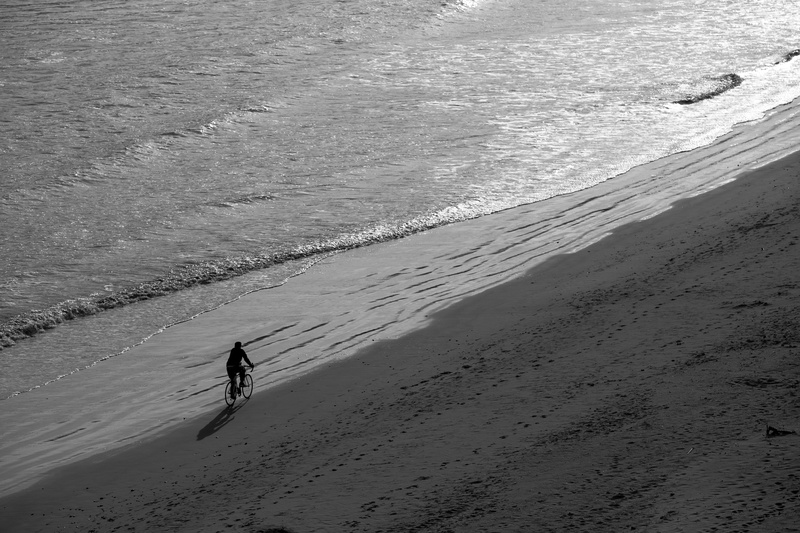 bike, recreation, nature, land, ocean, high angle view, shore, oceanshore, 5K, sand, sea, day, tide, person, summer, man, biking, seashore, beach, riding