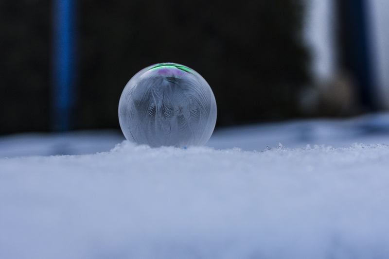 frozen bubble, blue, snow, copy space, Soap Bubbles, iced, 5K, ball, crystalline, environment, sphere, Winter, frost blister, selective focus, outdoors