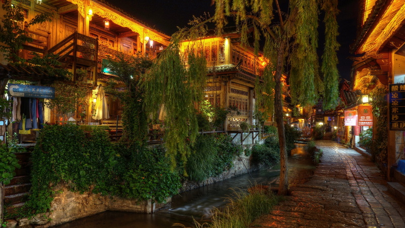 built structure, street light, architecture, lighting equipment, building exterior, old town, 4K, street, illuminated, plant, building, no people, city