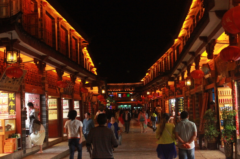 architecture, market, walking, building exterior, lijiang, street view, store, real people, retail, group of people, crowd, men, illuminated, chinese lantern