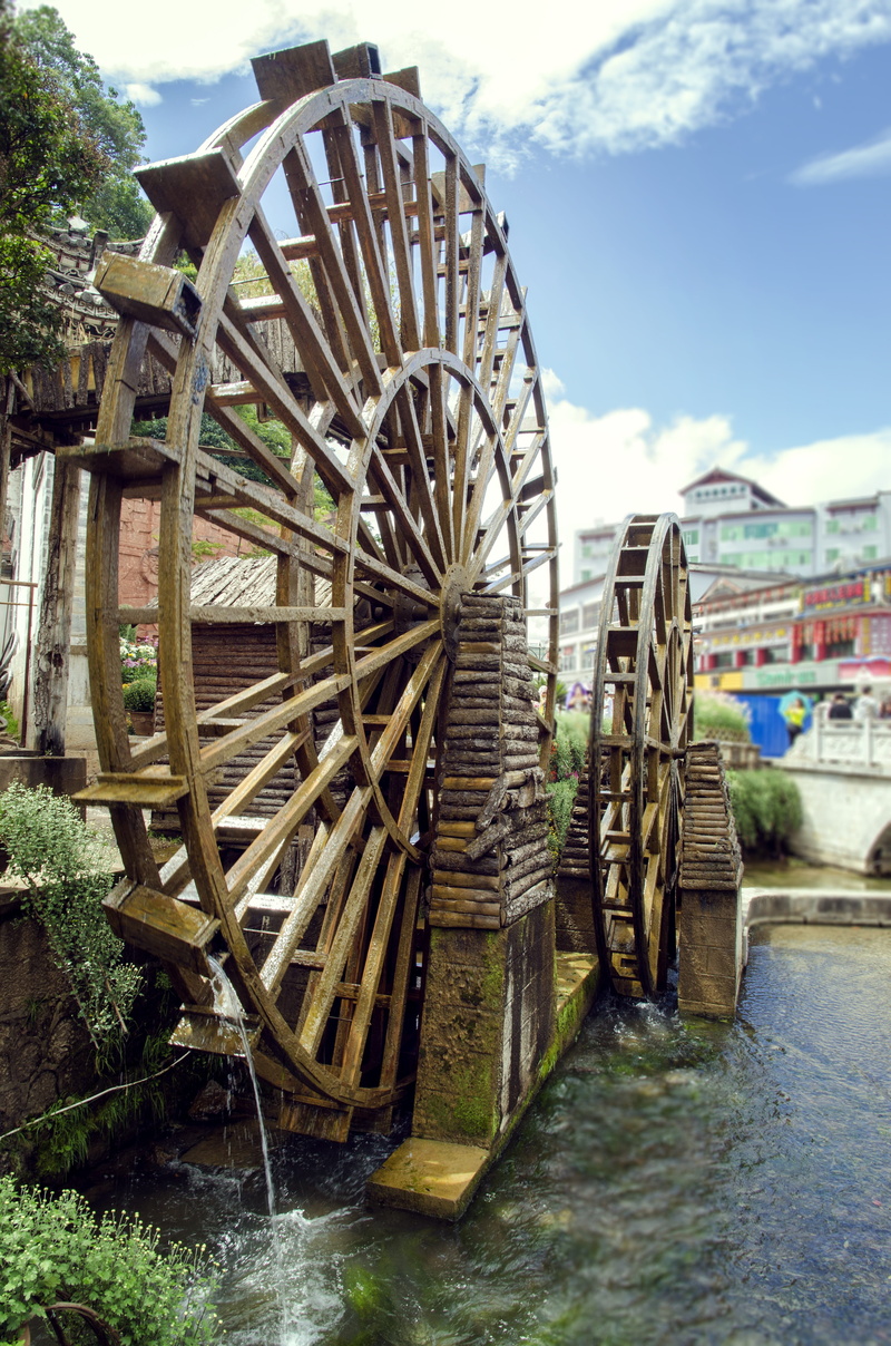 day, wood - material, nature, river, old town, watermill, lijiang, hydroelectric power, renewable energy, wagon wheel, no people, sky, water wagons, architecture