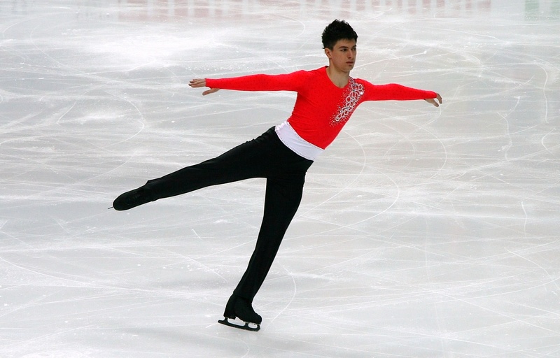 professional, ice-skating, elegance, lifestyles, season, ice rink, leisure, indoors, young adult, arms outstretched, one person, man, body part, healthy lifestyle