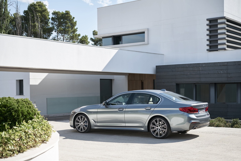 land vehicle, back, architecture, garage, motor vehicle, outdoors, 5-series, street, tree, BMW, modern, mode of transportation, building exterior, day