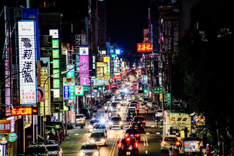 motor vehicle, night, city life, 1080P, building exterior, transportation, city street, neon, land vehicle, blurred motion, road, urban, car, modern, mode of transportation
