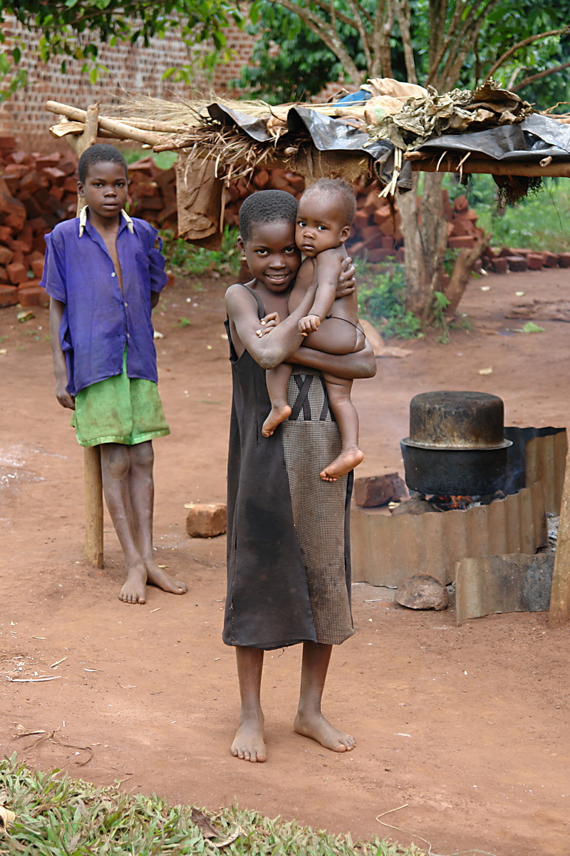 real people, casual clothing, boy, kampala, leisure activity, african, outdoors, people, females, girls, family, day, boys, childhood, teen, poor, 4K