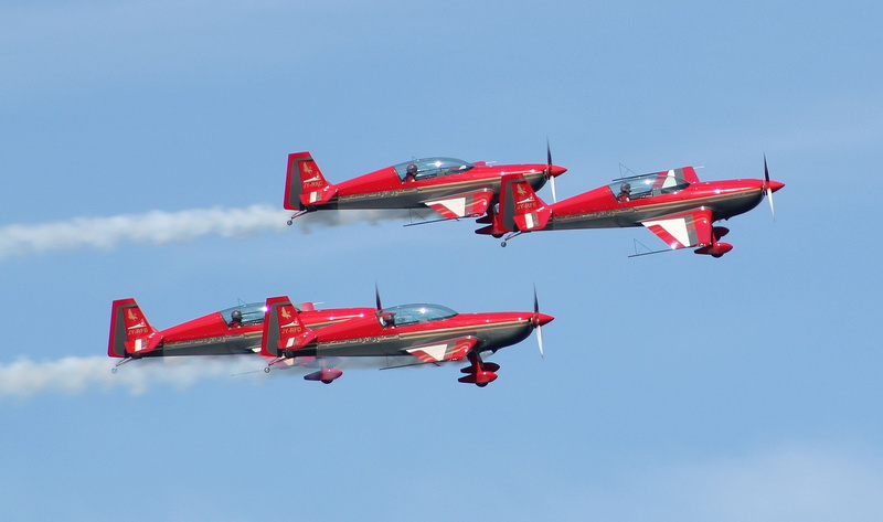 air display, motion, flying, military, air force, sports activity, aerospace industry, performance, aerial stunts, nature, accuracy, side view, air show