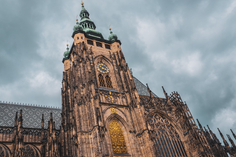 arch, built structure, building, metropolis, architecture, outdoors, day, cathedral, spire, building exterior, tourism, clock, nature, 5K, weather, city