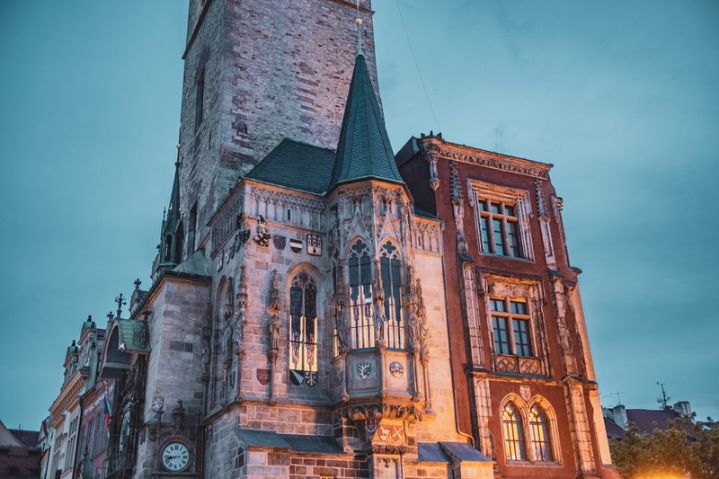 architecture, travel, religion, town, belief, day, no people, city, machine, outdoors, building, clock, sky, spoke, metropolis, 5K, building exterior