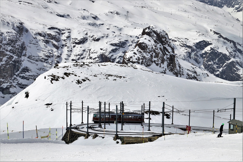 sunny day, ski slope, non-urban scene, slope, the prospect of, season, white color, ice, railroad tracks, zermatt, cold temperature, mountains, ferie, cold