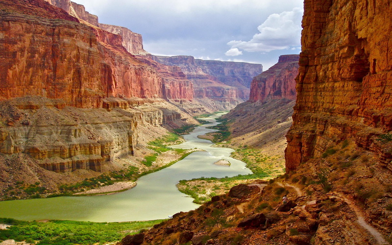 clouds, bank, 2K, trail, breathtaking, green, 3d and abstract, colors, canyon, splendor, nature, river, cliffs