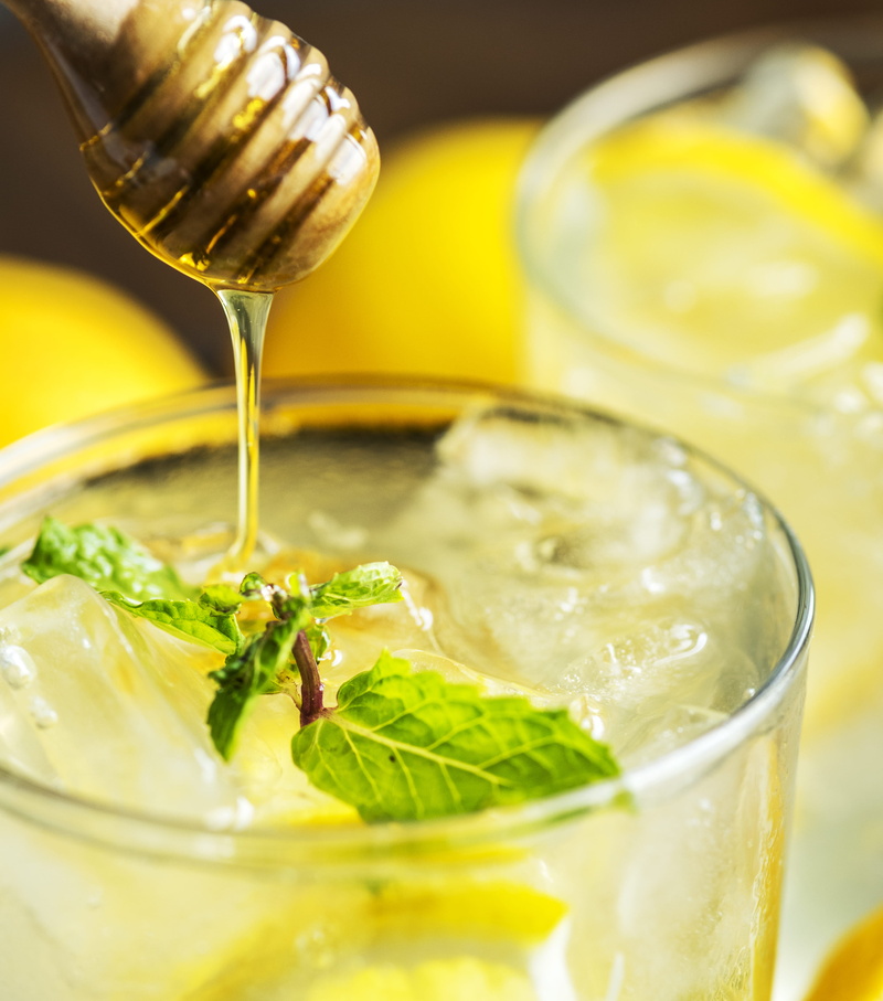 freshness, cocktail, liquid, honey, refreshing, close-up, refreshment, drinking glass, 4K, lemon, mint leaf - culinary, herb, food and drink, leaf, drink