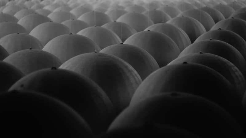 black, group of objects, balloon, 4K, indoors, food and drink, large group of objects, white, balls, order, pattern, food, business, arrangement, abstraction