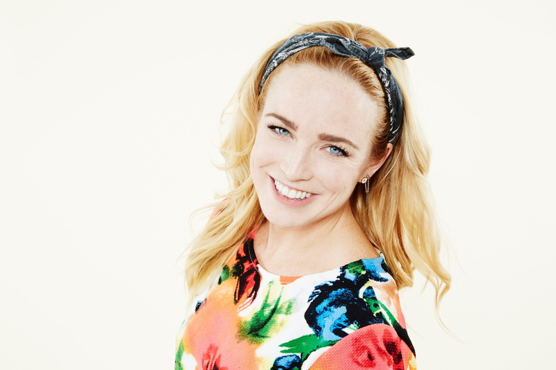 caity lotz 4k high defination, beautiful woman, happiness, young women, smiling, hair, emotion, one person, headshot, white background, hairstyle