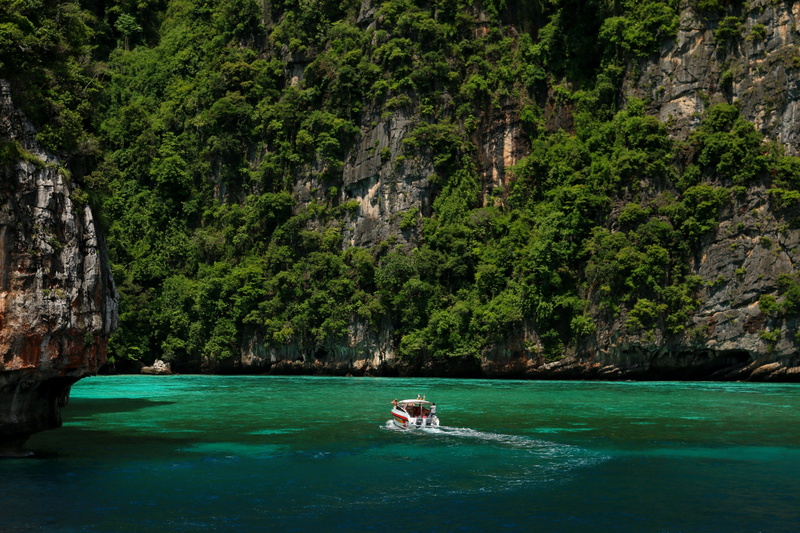 5K, outdoors, green color, water, day, nature, sea, rock - object, scenics - nature, krabi, land, real people, solid, leisure activity, plant, phi phi islands