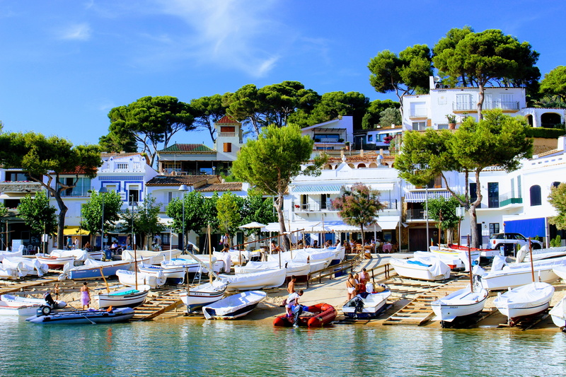 nautical vessel, outdoors, built structure, boat, spain, architecture, 5K, building exterior, tree, waterfront, costa brava, lot, no people, transportation