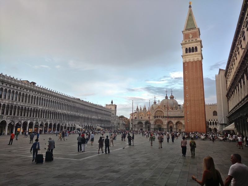 italy, men, tall - high, building exterior, building, market square, travel, built structure, town, real people, tower, tourism, lifestyles, venice, the past